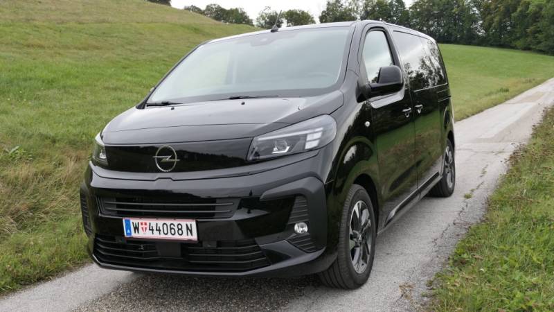Viel Platz, kräftiger Antrieb und hoher Reisekomfort: Der Opel Zafira GS 2,0 Diesel mit 180 PS im Guten Tag Österreich Autotest (Foto Thomas Resch)