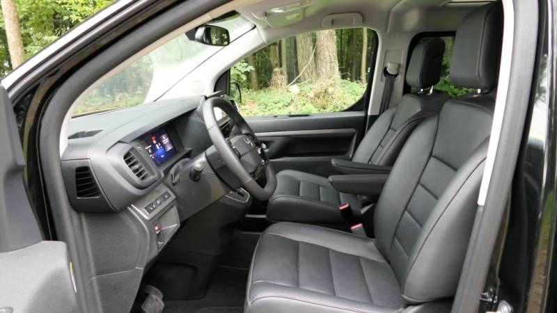 Viel Platz, kräftiger Antrieb und hoher Reisekomfort: Der Opel Zafira GS 2,0 Diesel mit 180 PS im Guten Tag Österreich Autotest (Foto Thomas Resch)