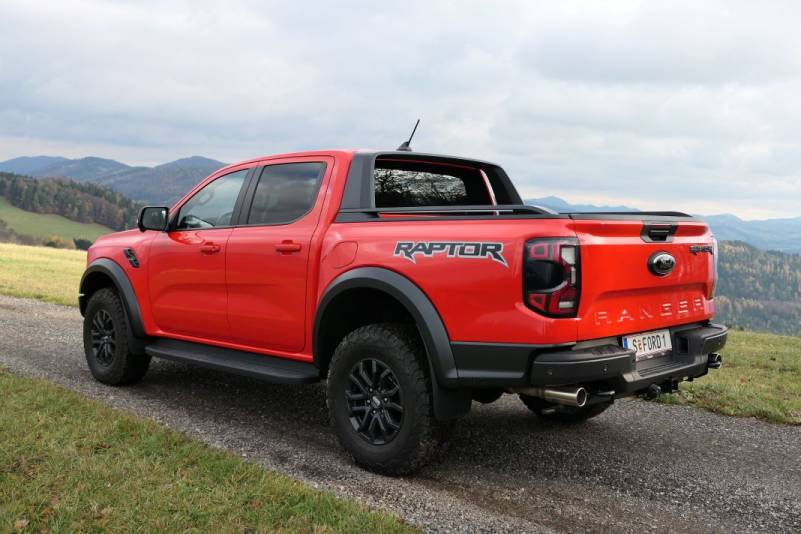 Der Ford Ranger Raptor 3.0 Ecoboost V6 mit 10-Gang-Automatikgetriebe im Guten Tag Österreich Autotest (Bildquelle: Thomas Resch)