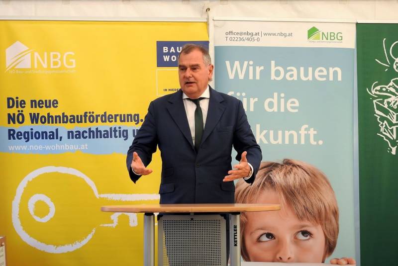 Landtagsabgeordneter Franz Dinhobl bei der Festansprache in Felixdorf (Bildquelle: Thomas Resch)