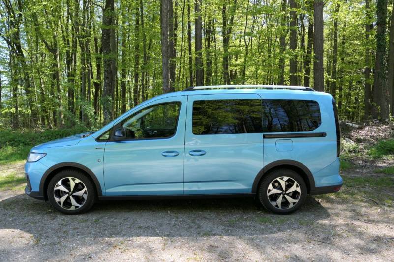 Der Ford Tourneo Connect 2,0 EcoBlue in der Ausstattungslinie Active samt Allradantrieb und 6-Gang Schaltgetriebe im Guten Tag Österreich Autotest (Bildquelle: Thomas Resch)