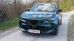Der Alfa Romeo Junior Ibrida Speciale besticht im Guten Tag Österreich Autotest durch den exklusiven Progresso-Kühlergrill und sportliche 18-Zoll-Felgen (Foto: Thomas Resch)