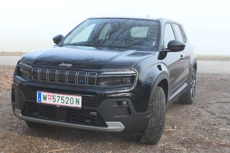 Der Jeep Avenger Elektro in der Ausstattungsvariante Summit im Guten Tag Österreich Autotest (Bildquelle: Thomas Resch)