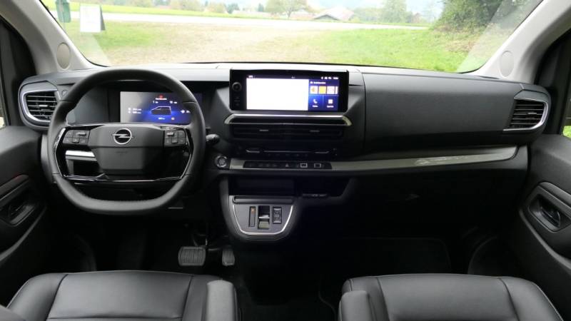 Viel Platz, kräftiger Antrieb und hoher Reisekomfort: Der Opel Zafira GS 2,0 Diesel mit 180 PS im Guten Tag Österreich Autotest (Foto Thomas Resch)