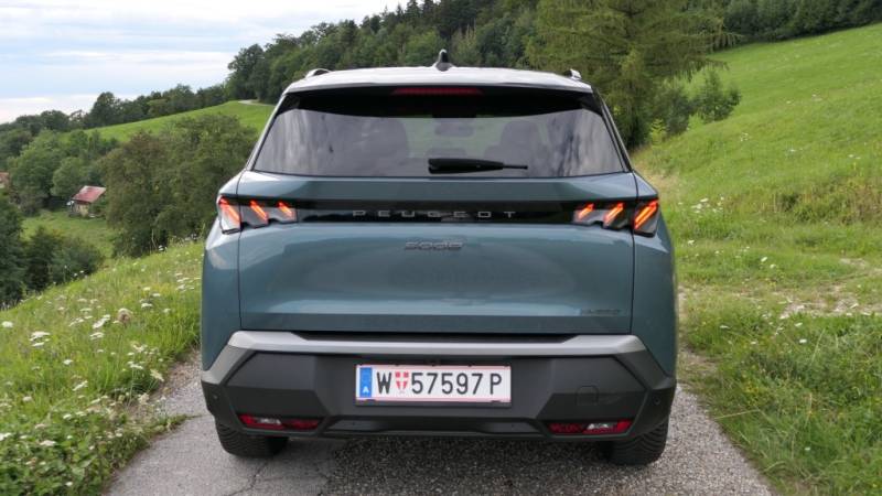 Der Peugeot 5008 GT Mild Hybrid 136 e-DCs6 überzeugt im Guten Tag Österreich Autotest mit viel Platz, modernem Design und effizientem Antrieb (Foto. Thomas Resch)