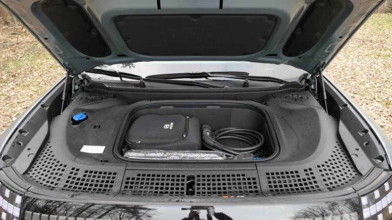 Stattlicher Auftritt mit fließenden Formen: Der Hyundai IONIQ 9 Performance 4WD im Guten Tag Österreich Autotest (Foto: Thomas Resch)