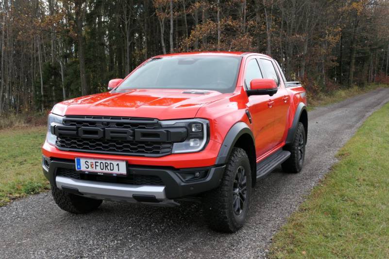 Der Ford Ranger Raptor 3.0 Ecoboost V6 mit 10-Gang-Automatikgetriebe im Guten Tag Österreich Autotest (Bildquelle: Thomas Resch)