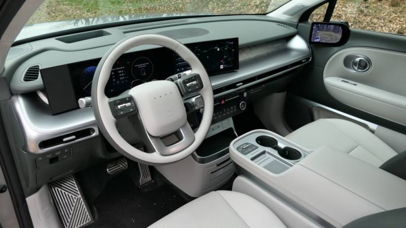 Stattlicher Auftritt mit fließenden Formen: Der Hyundai IONIQ 9 Performance 4WD im Guten Tag Österreich Autotest (Foto: Thomas Resch)