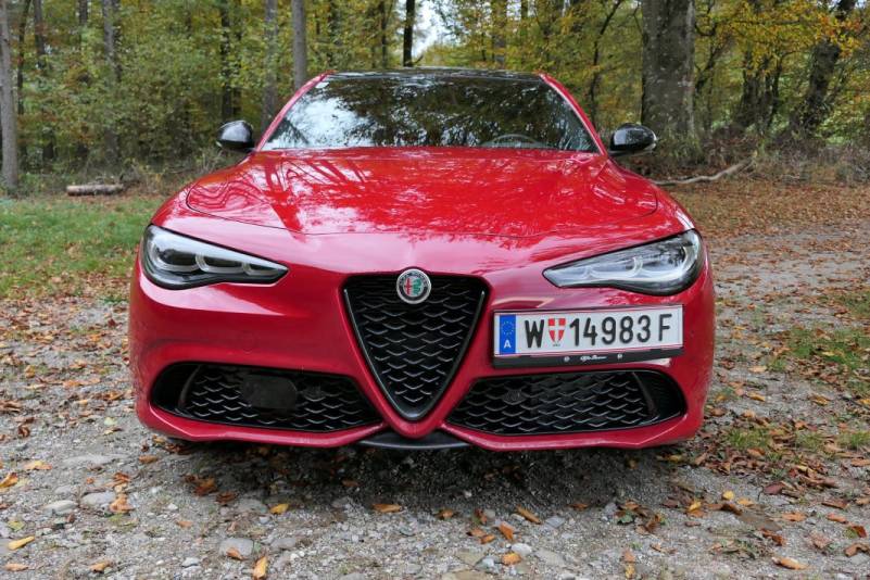 Die Alfa Romeo Giulia Veloce 2.0 16V mit 280 PS Modelljahrgang 2023 im Guten Tag Österreich Autotest (Bildquelle: Thomas Resch)