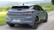 Der DS N°4 Hybrid 145 besticht im Guten Tag Österreich Autotest durch seine scharfe Linienführung und die markante Lichtsignatur. (Foto: Thomas Resch)