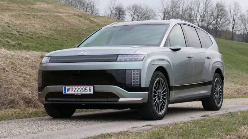 Stattlicher Auftritt mit fließenden Formen: Der Hyundai IONIQ 9 Performance 4WD im Guten Tag Österreich Autotest (Foto: Thomas Resch)