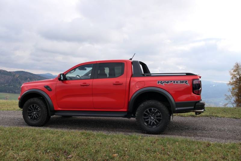 Der Ford Ranger Raptor 3.0 Ecoboost V6 mit 10-Gang-Automatikgetriebe im Guten Tag Österreich Autotest (Bildquelle: Thomas Resch)