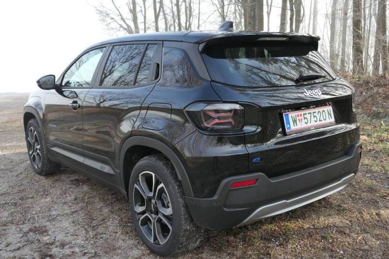 Der Jeep Avenger Elektro in der Ausstattungsvariante Summit im Guten Tag Österreich Autotest (Bildquelle: Thomas Resch)