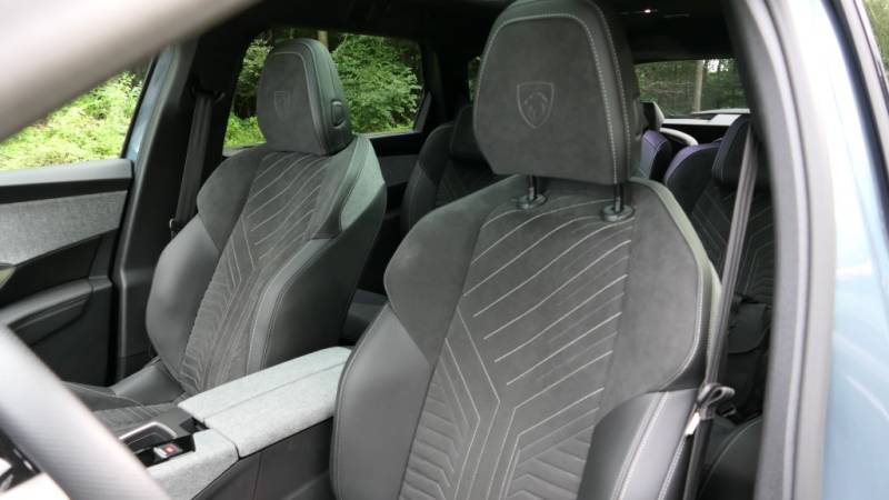 Der Peugeot 5008 GT Mild Hybrid 136 e-DCs6 überzeugt im Guten Tag Österreich Autotest mit viel Platz, modernem Design und effizientem Antrieb (Foto. Thomas Resch)