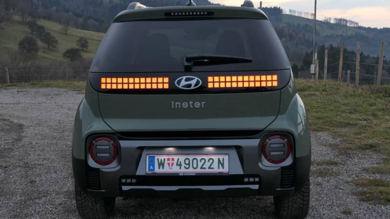 Kompakt, elektrisch und mit einem Hauch Abenteuer – Der Hyundai INSTER Cross Line 49 kWh im Guten Tag Österreich Autotest (Foto: Thomas Resch)