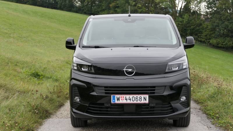 Viel Platz, kräftiger Antrieb und hoher Reisekomfort: Der Opel Zafira GS 2,0 Diesel mit 180 PS im Guten Tag Österreich Autotest (Foto Thomas Resch)