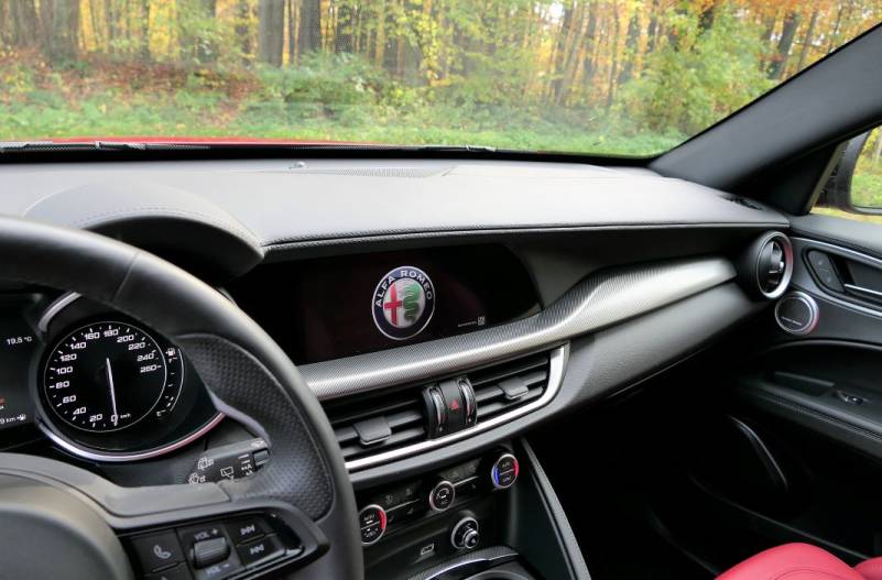 Der Alfa Romeo Stelvio Veloce 2.0 mit 280 PS und Allradantrieb im Guten Tag Österreich Autotest (Bildquelle: Thomas Resch)