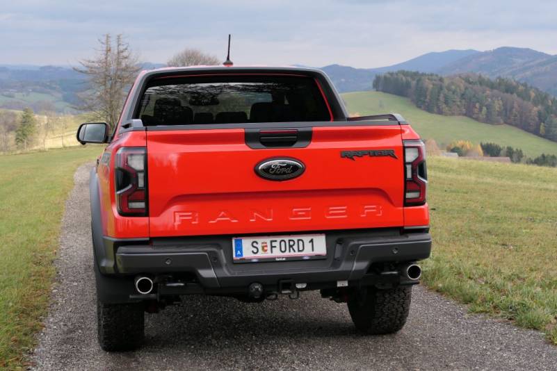 Der Ford Ranger Raptor 3.0 Ecoboost V6 mit 10-Gang-Automatikgetriebe im Guten Tag Österreich Autotest (Bildquelle: Thomas Resch)